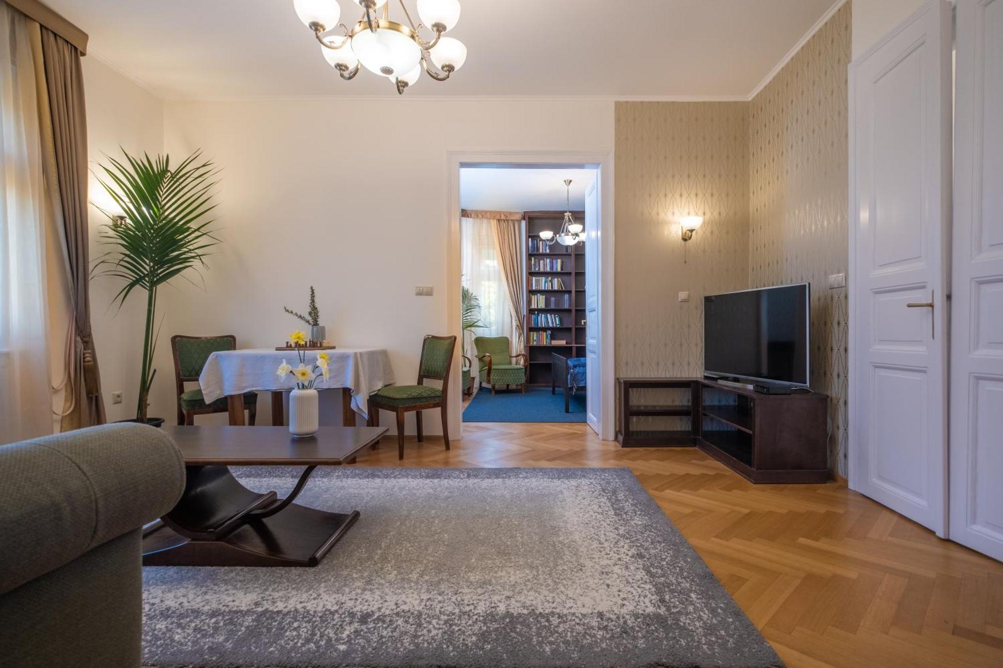 Giovanni'S Airport House Budapest Exterior photo